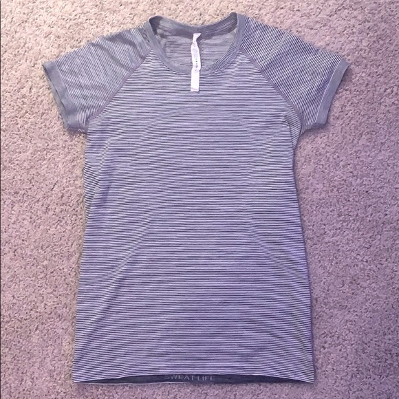 Lululemon shirt - Picture 1 of 3